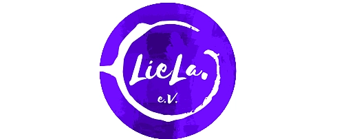 Logo von Liela, der Schriftzug auf einem Lila Hintergrund 