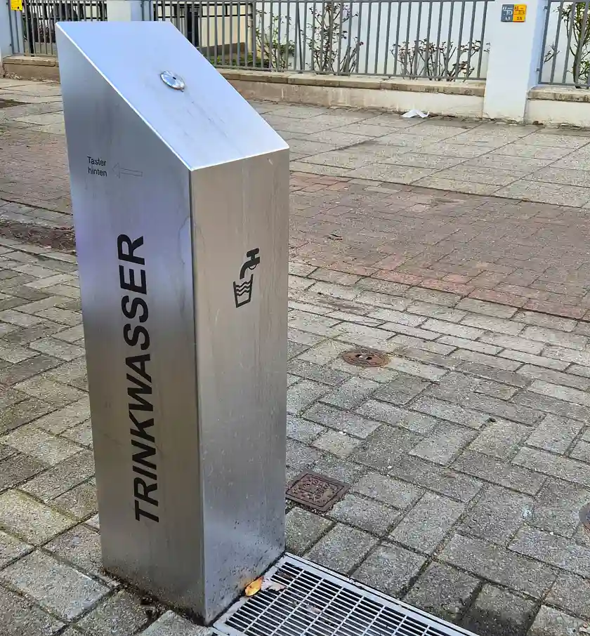 Trinkwasserbrunnen am Benqueplatz